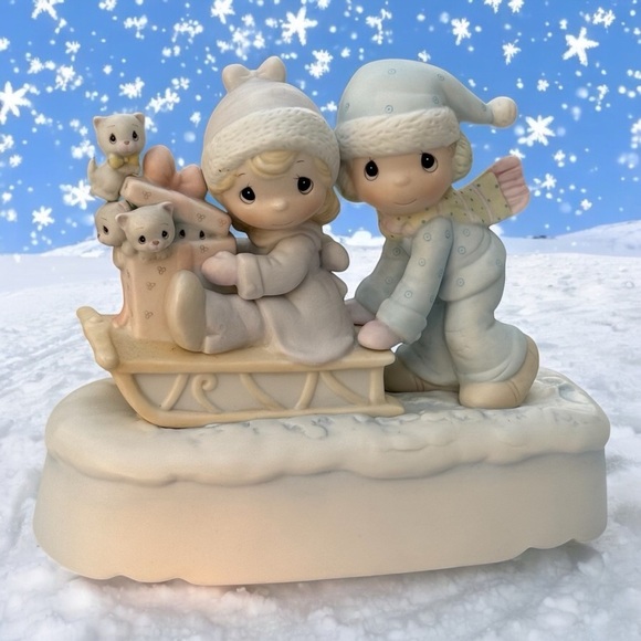 Vintage Precious Moments 1983 "Sharing our Season Together" Ceramic Music Figure - Picture 1 of 8
